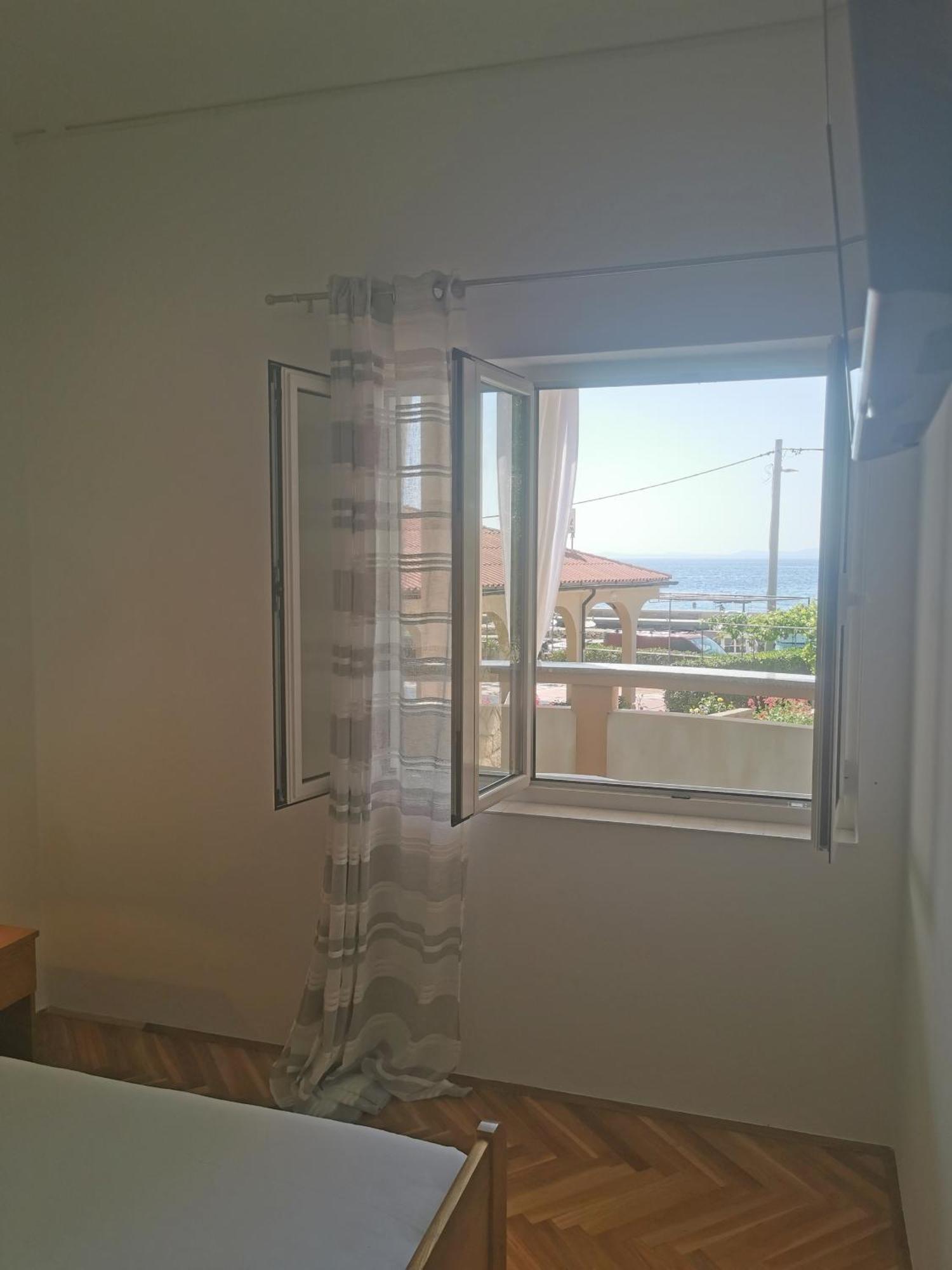 Apartments By The Sea Jakisnica, Pag - 21384 Lun  Rum bild